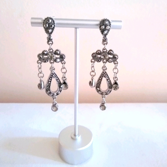 Vintage Jewelry - 90s Fancy Dangling Faux Diamond Pair Earrings